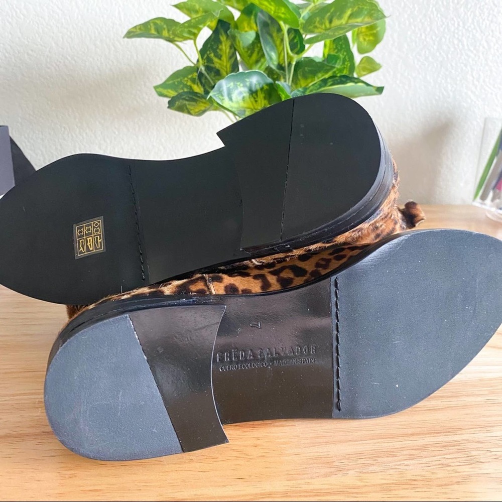 Freda Salvador Sleek Cheetah Chelsea Booties Leather Trim Genuine Calf Hair NWT - Picture 9 of 10